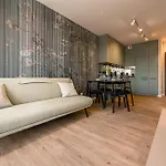 Apartment Dmowskiego - Parking, Balcony - By Rentujemy